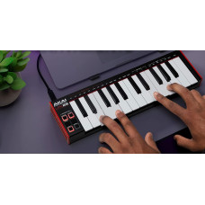 AKAI Professional LPK25: Портативний USB MIDI-контролер клавіатури (25 клавіш) (Чорний)