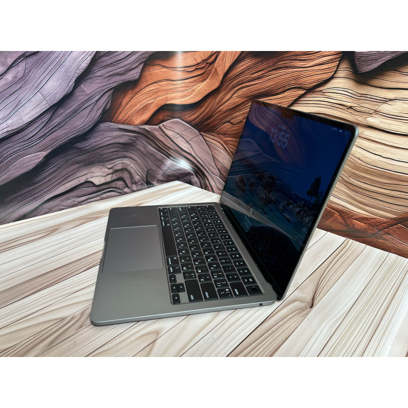 Б/в Ноутбук Apple MacBook Air 13.6" 2022 M2/24/512 (RP6R4QF469)